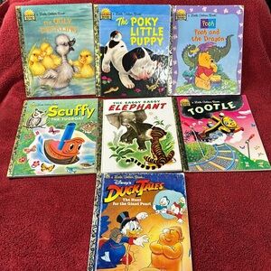 🎄🎁 Seven Little golden books. 🎄 excellent shape!